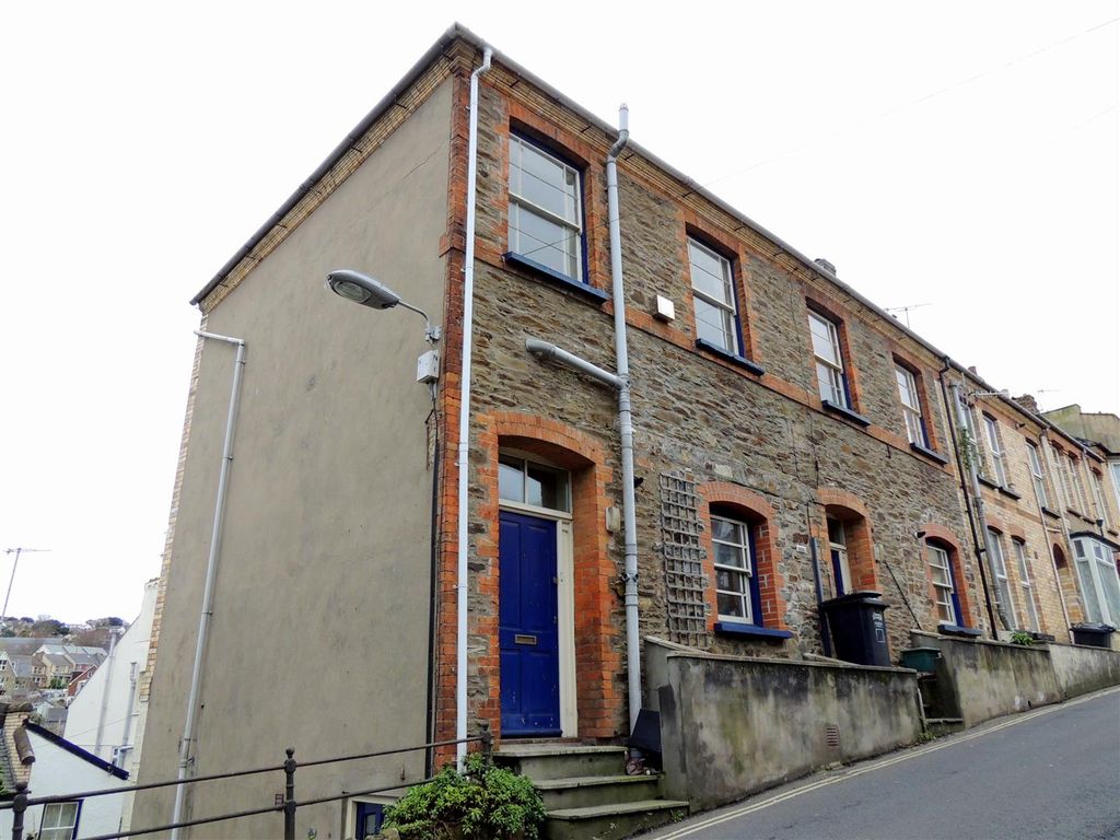 3 bed to rent in Station Road, EX34, £795 pcm