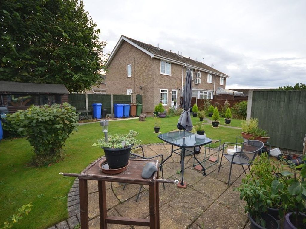 2 bed town house to rent in Mill Hill Road, Goole DN14, £650 pcm Zoopla