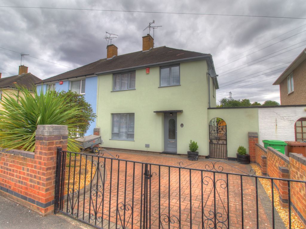 3 bed semidetached house for sale in Brooksby Lane, Clifton