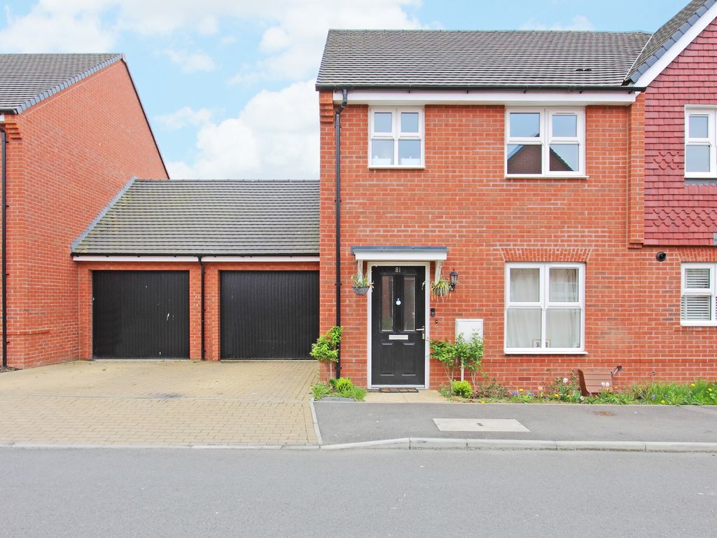 3 bed semidetached house for sale in Harebell Road, Augusta Park