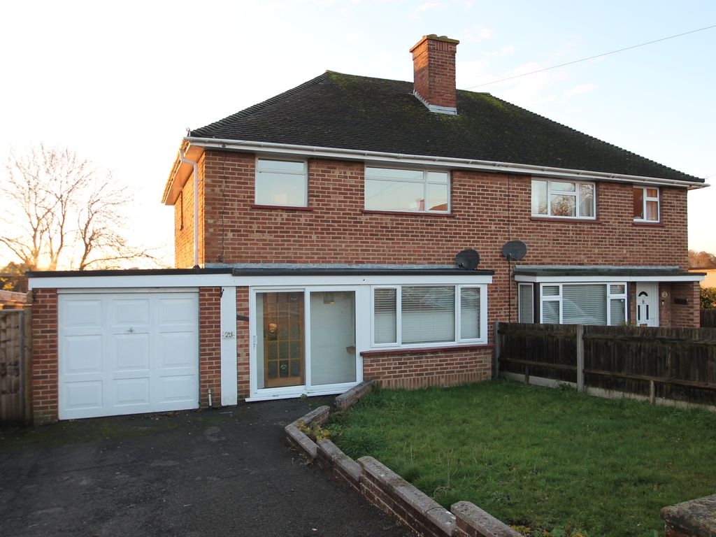 3 bed semidetached house to rent in Queen Elizabeth Avenue, Lymington