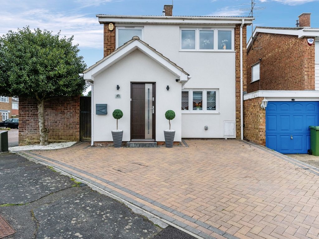 3 bed detached house for sale in Redgrave Gardens, Luton LU3 Zoopla