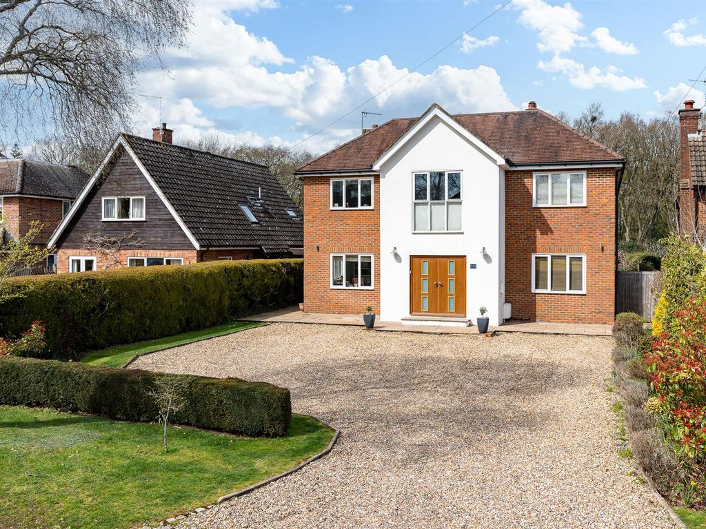 5 bed detached house for sale in Oakhill Drive, Welwyn AL6 Zoopla