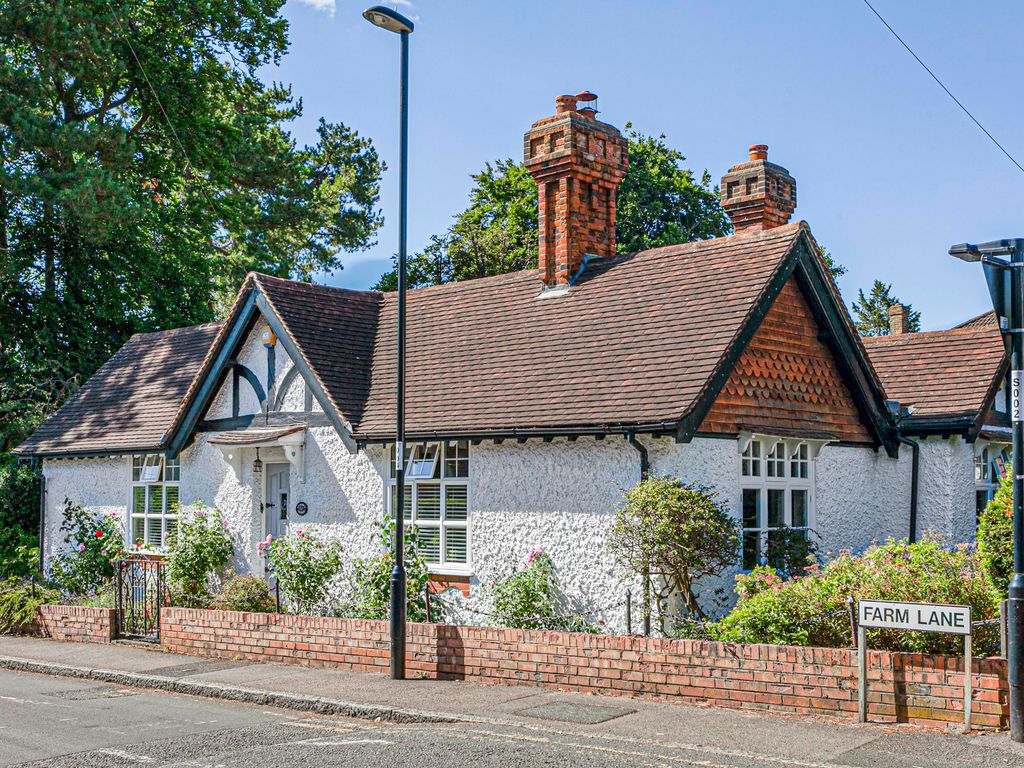 2 bed detached bungalow for sale in Farm Lane, Purley CR8 Zoopla