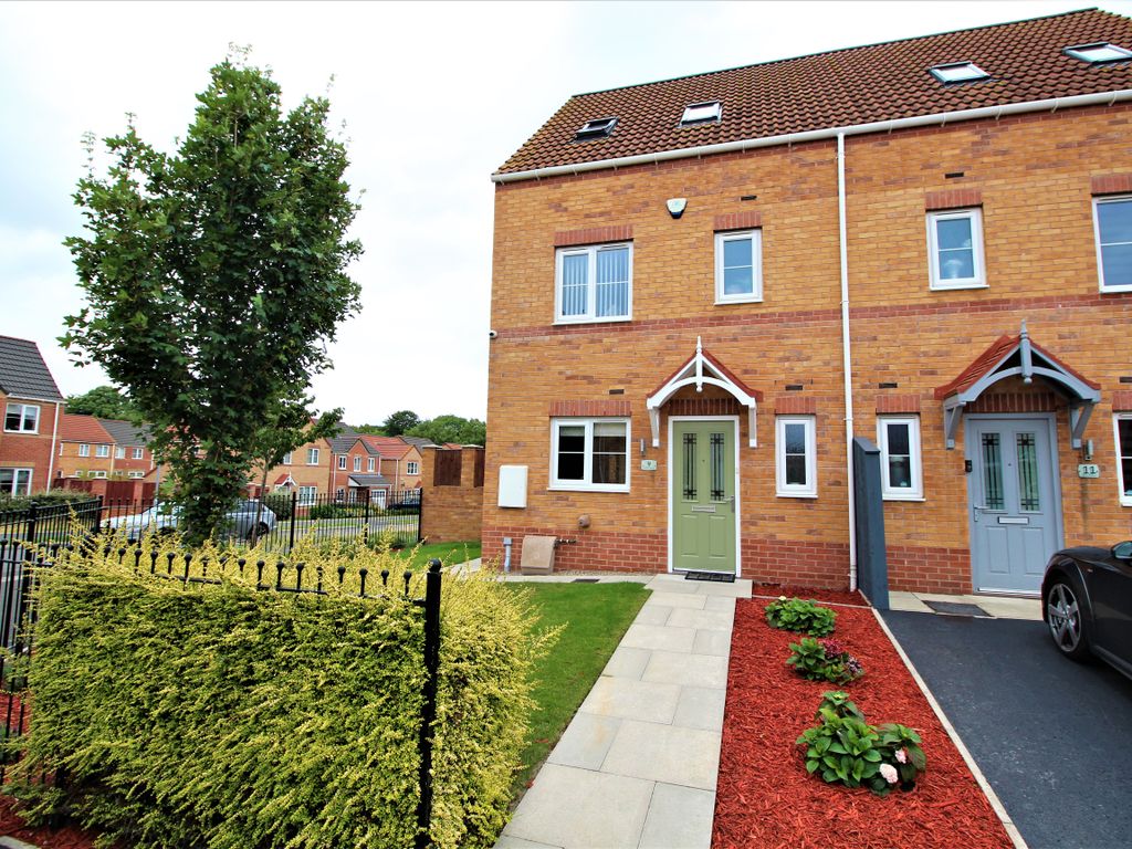 4 bed semidetached house for sale in Foxmires Grove, Goldthorpe