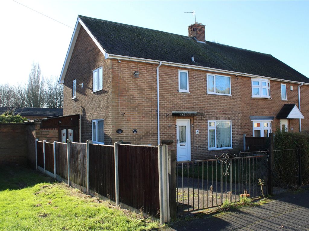 4 bed semidetached house for sale in Tamworth Grove, Clifton