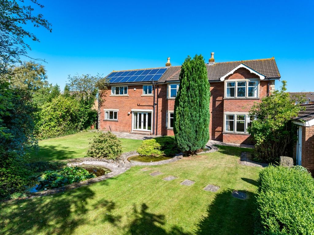 5 bed detached house for sale in Linden Fold, Elswick, Preston PR4, £