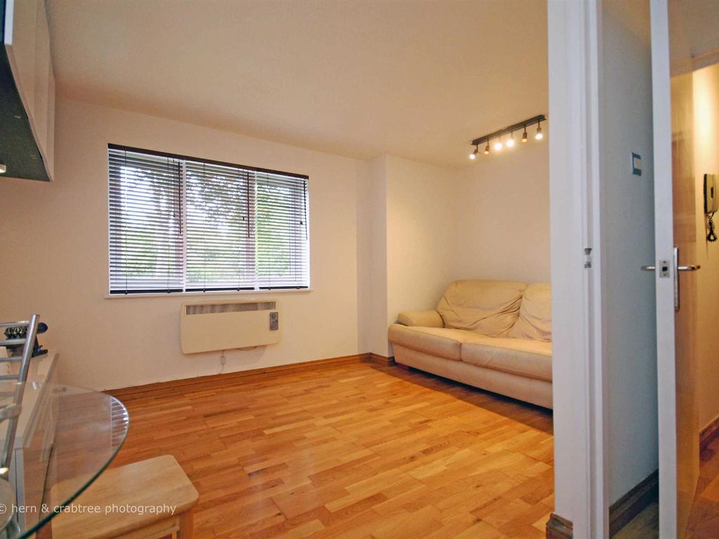 1 bed flat to rent in Newby Court, Celerity Drive, Cardiff CF10, £850 pcm Zoopla