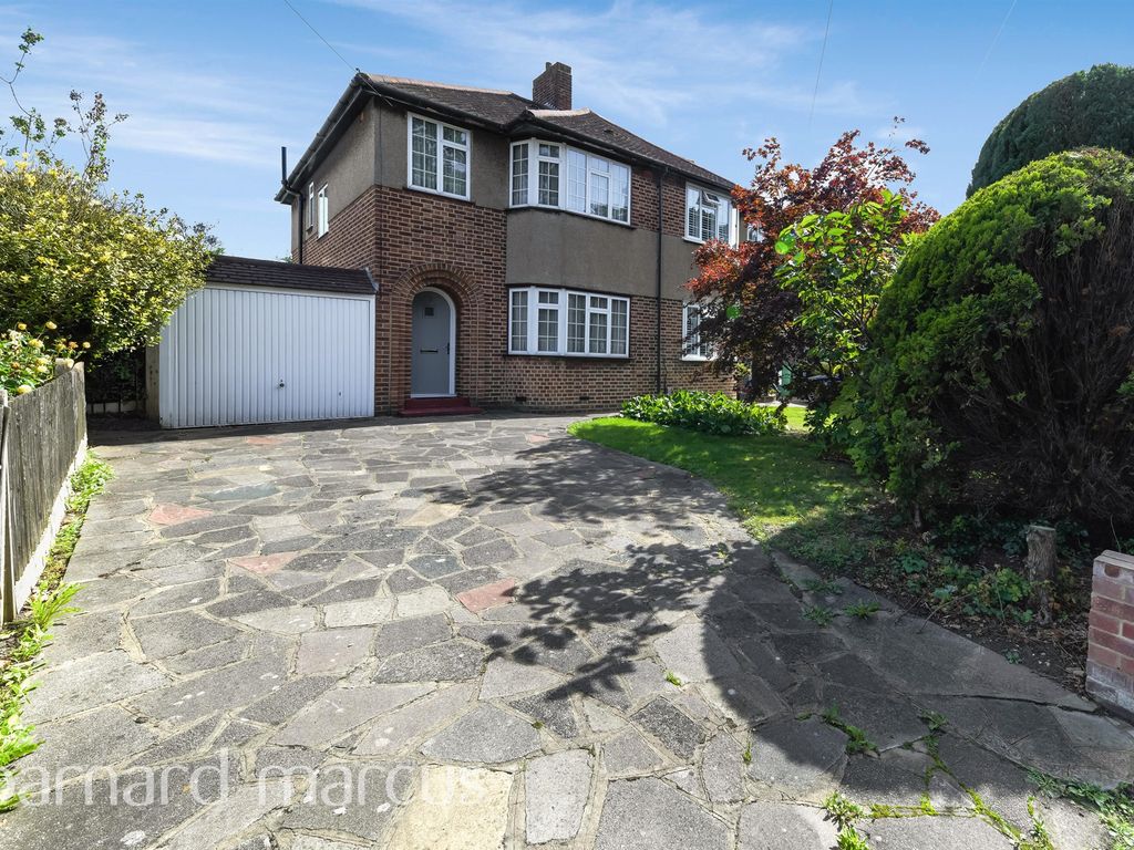 3 bed semidetached house for sale in Benhill Wood Road, Sutton SM1, £