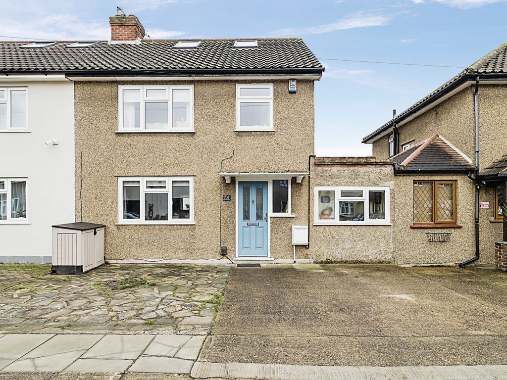 4 bed semidetached house for sale in Dunster Close, Romford RM5 Zoopla