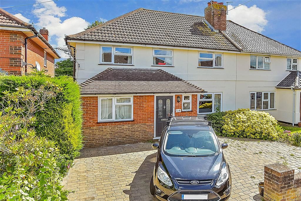 4 bed semidetached house for sale in Estridge Way, Tonbridge, Kent