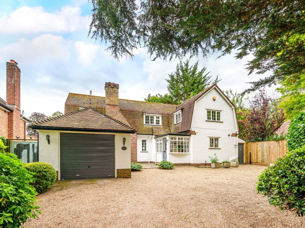 4 bed detached house for sale in Merrow, Guildford, Surrey GU1, £1,250,000 Zoopla