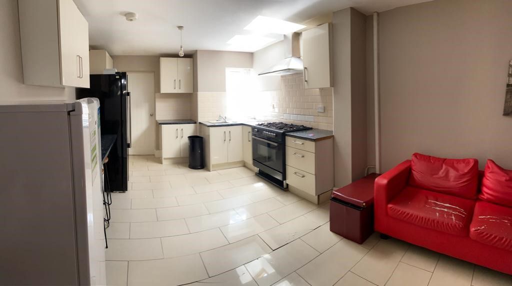 8 bed terraced house to rent in Tiverton Road, Birmingham B29, £3,800