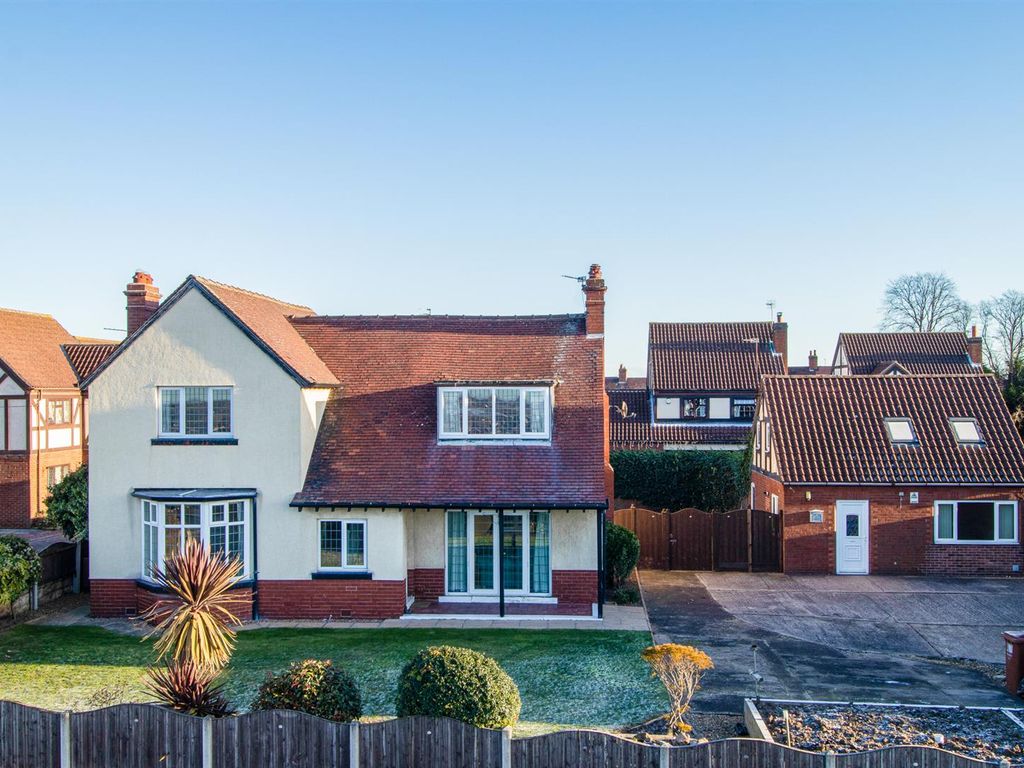 3 bed detached house for sale in Mill Lane, South Elmsall, Pontefract