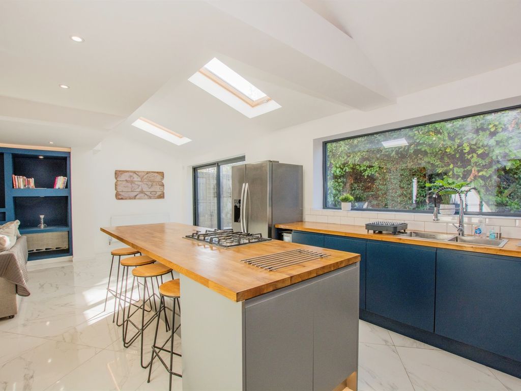 3 bed semidetached house for sale in Elgar Crescent, Llanrumney