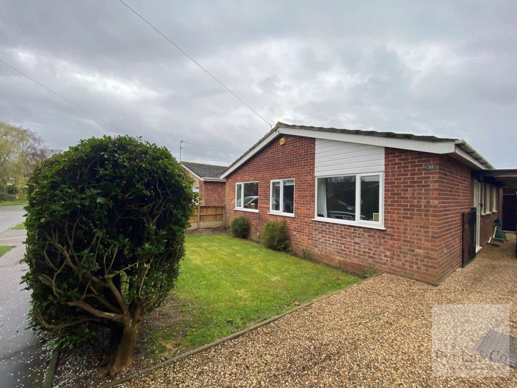 3 bed bungalow to rent in Brigham Close, Brundall NR13, £1,150 pcm Zoopla