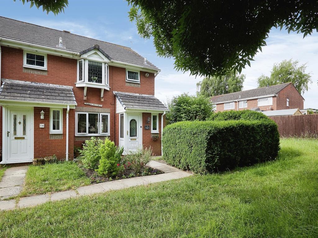 3 bed semidetached house for sale in Kingfisher Drive, Durrington