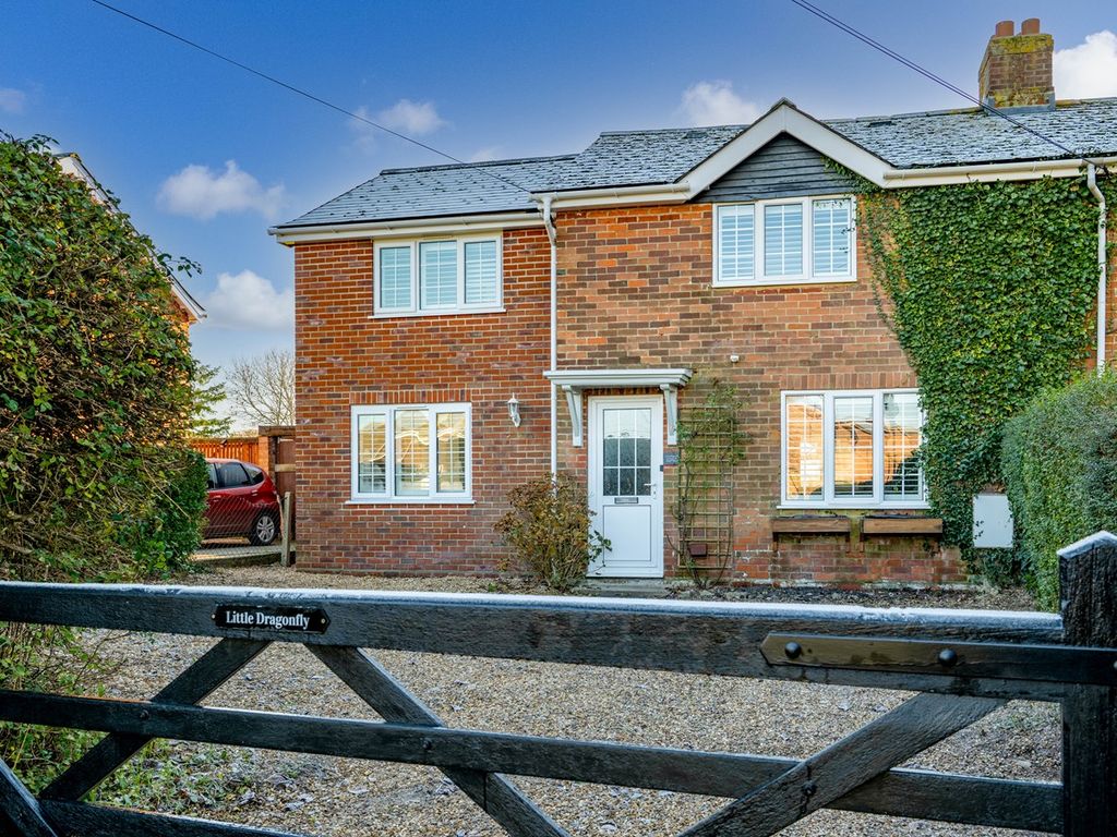 4 bed semidetached house for sale in Pilley Hill, Pilley, Lymington