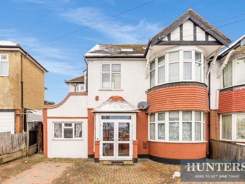 6 bed semidetached house for sale in Tolworth Rise North, Tolworth