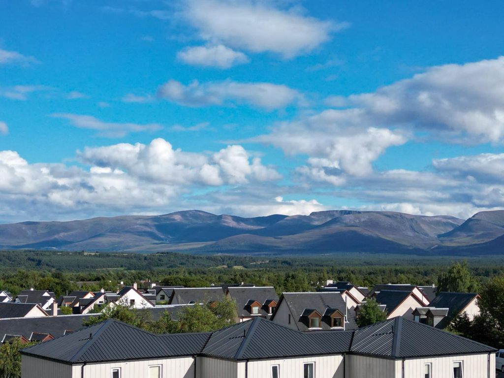 3 bed flat for sale in Caledonia Place, Aviemore PH22, £295,000 Zoopla