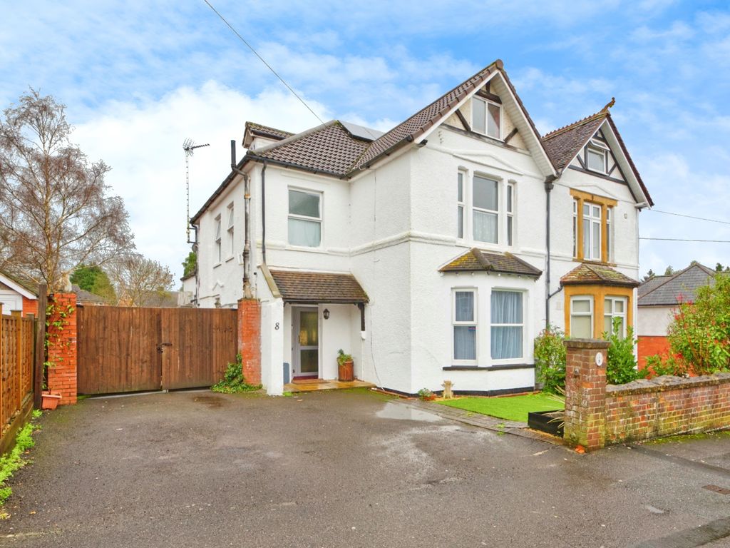 5 bed semidetached house for sale in Grove Avenue, Yeovil BA20, £