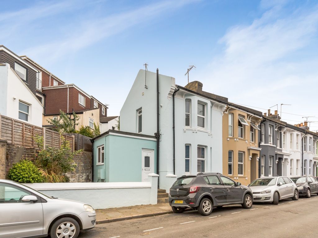 2 bed end terrace house for sale in Luther Street, Brighton BN2 Zoopla