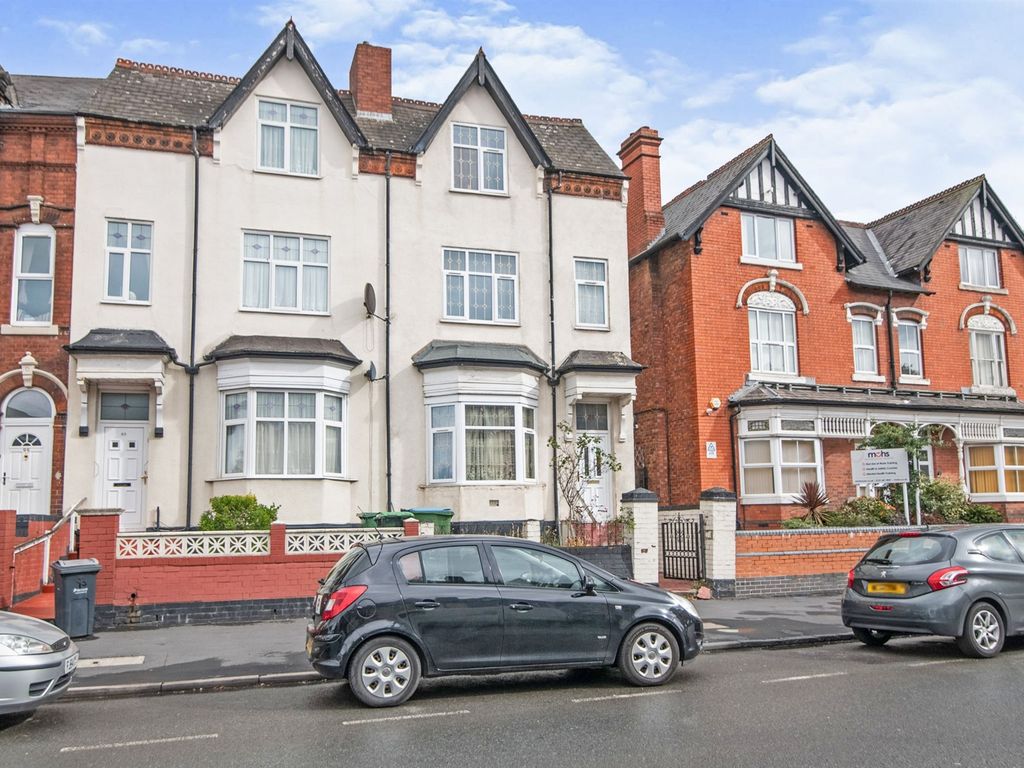3 bed end terrace house for sale in Birmingham Road, West Bromwich B70