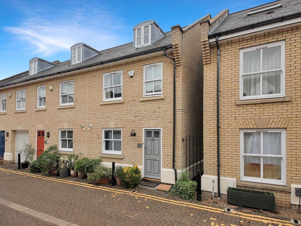3 bed town house for sale in Cambridge Place, Cambridge CB2, £800,000