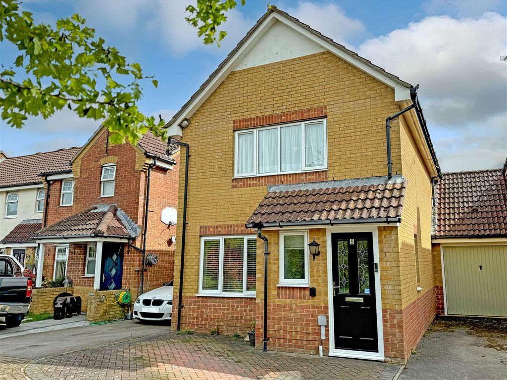 3 bed link detached house for sale in Close, Wick, Littlehampton