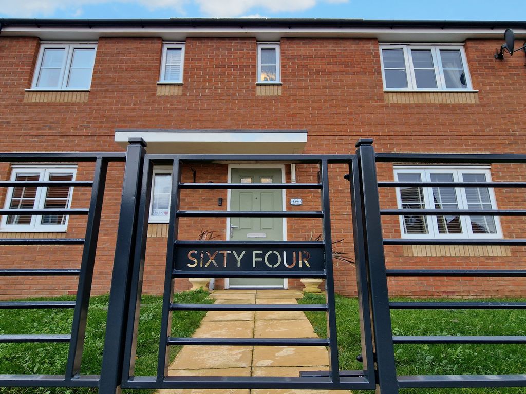 5 bed detached house to rent in Woburn Drive, Thorney PE6, £1,600 pcm