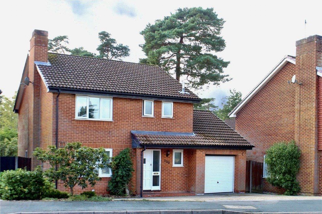 4 bed detached house for sale in Cheylesmore Drive, Frimley, Camberley