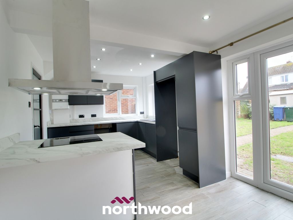 3 bed semidetached house for sale in Cambourne Close, Adwick Le Street