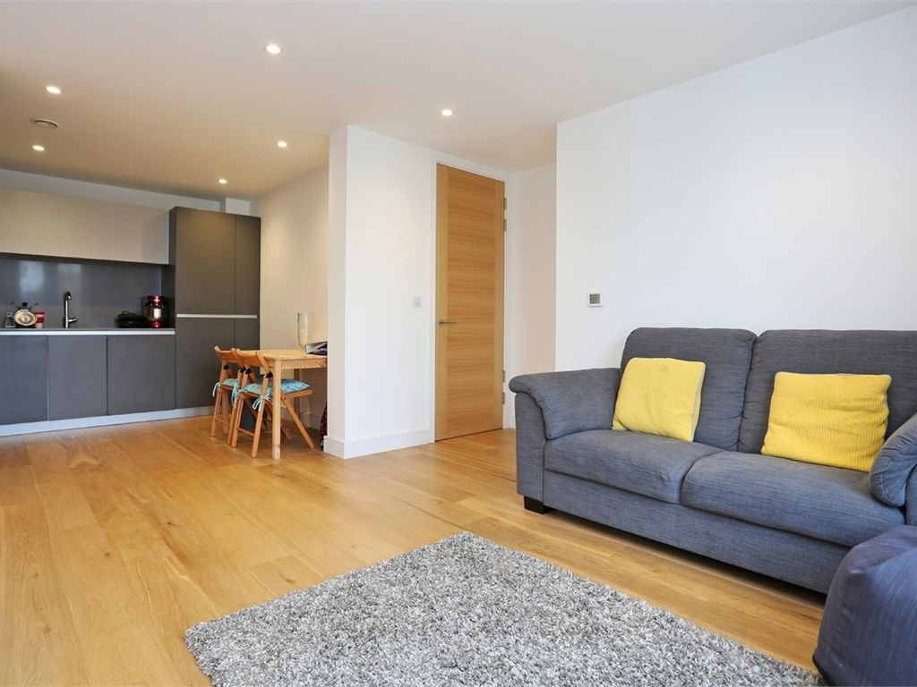 1 bed flat to rent in St Peter's Square, Stamford Brook, Hammersmith W6