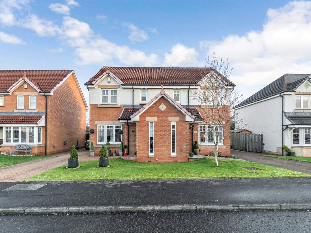 3 bed semidetached house for sale in Westdale Drive, Moodiesburn