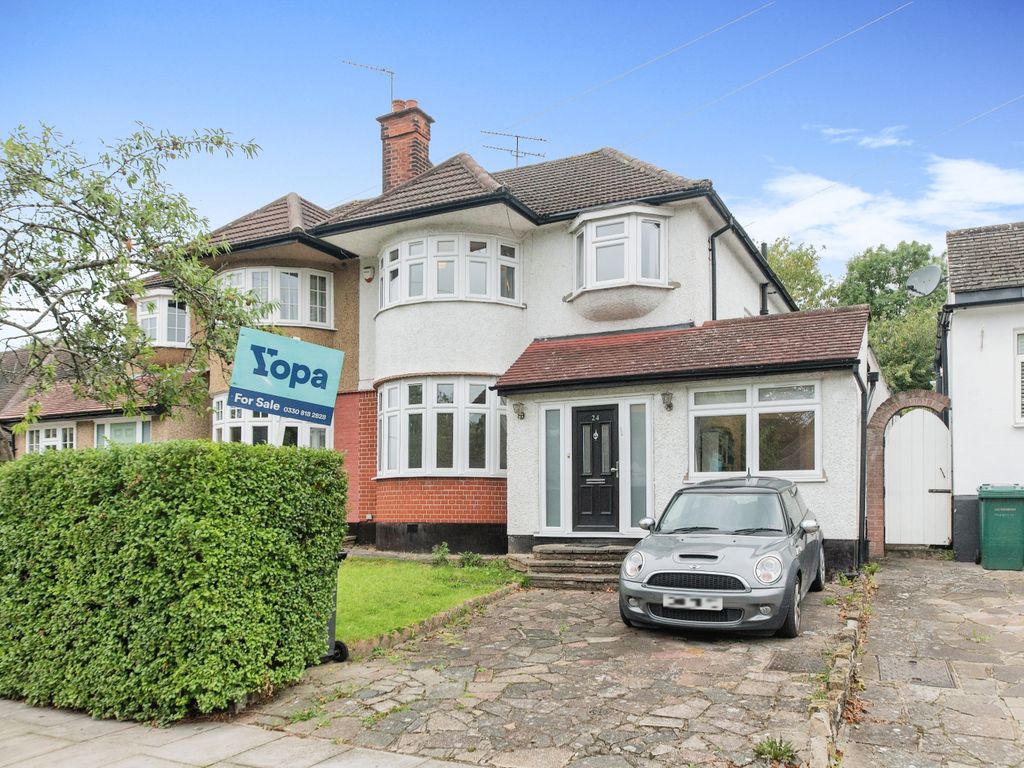 4 bed semidetached house for sale in Highview Gardens, Edgware HA8, £