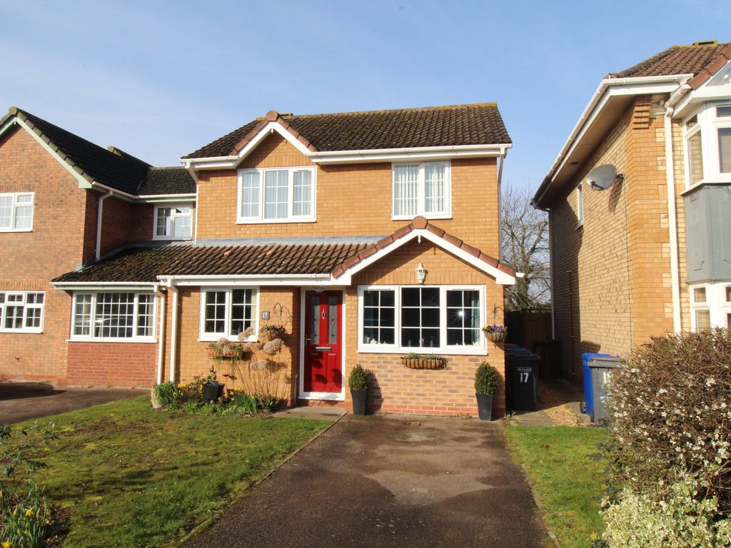 3 bed detached house for sale in Oxford Close, Mildenhall, Bury St