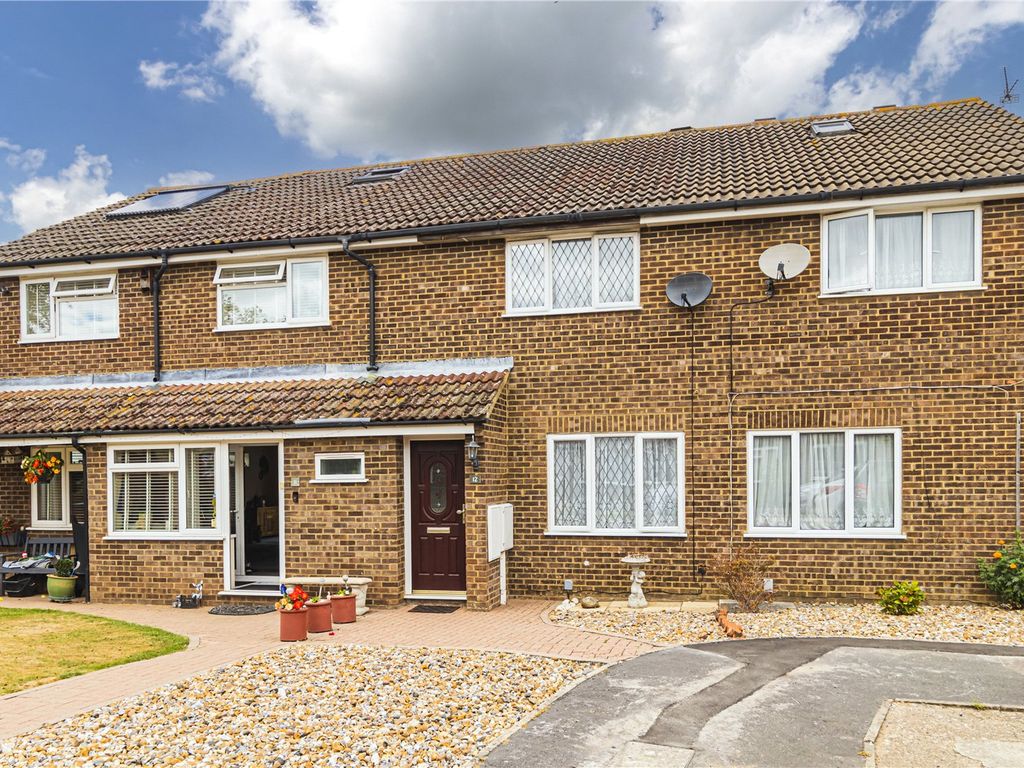 2 bed terraced house for sale in Isenburg Way, Grovehill, Hemel Hempstead, Hertfordshire HP2