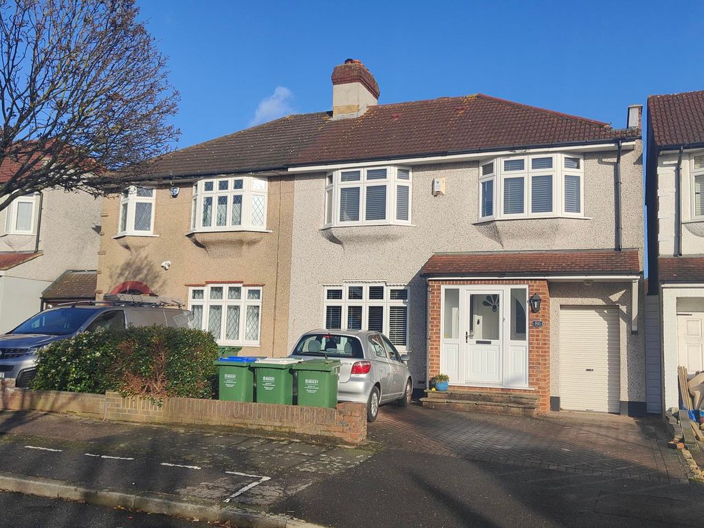 4 bed semidetached house to rent in Mayfair Avenue, Bexleyheath DA7, £
