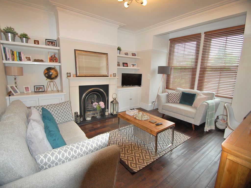 1 bed flat to rent in Park Lane, Carshalton, Surrey SM5, £1,500 pcm