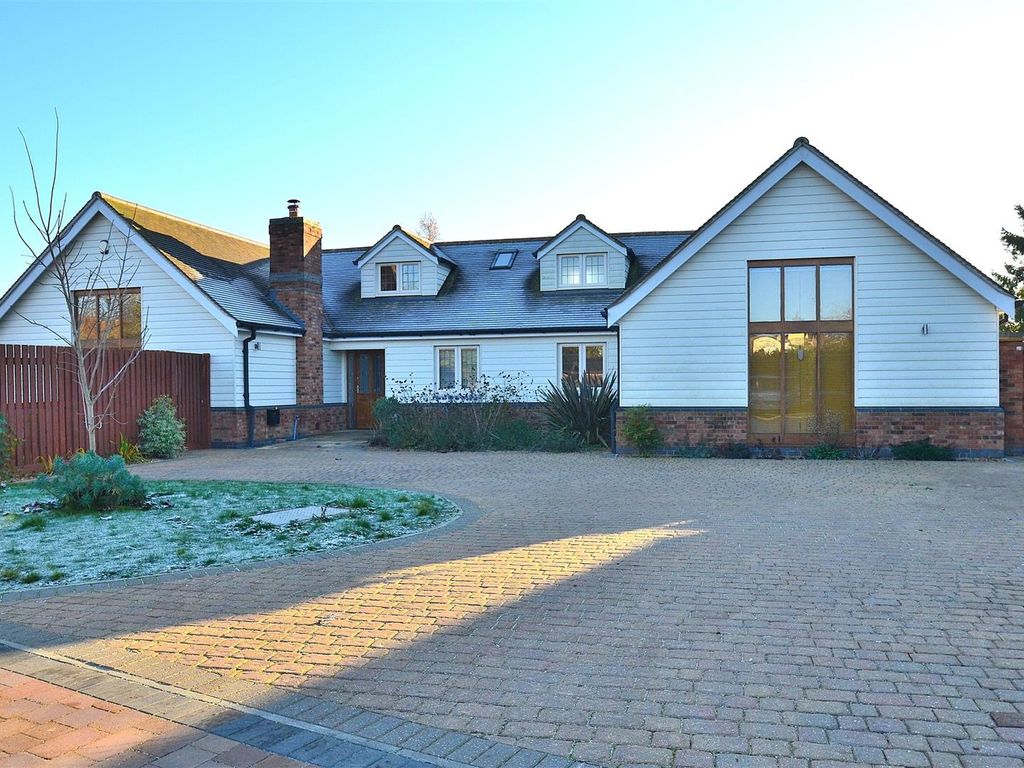 5 bed detached house for sale in Royal Oak Lane, Pirton, Hitchin SG5