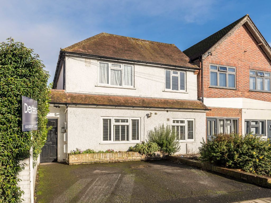 2 bed flat for sale in Priory Road, Hampton TW12, £449,950 Zoopla