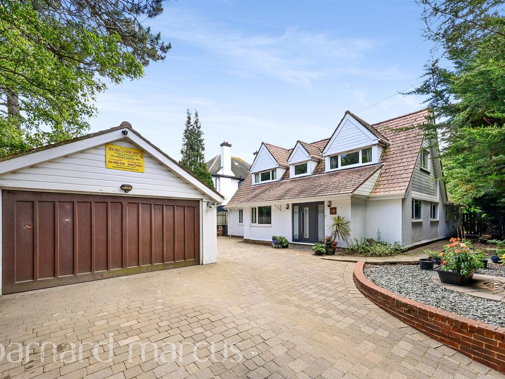 4 bed detached house for sale in Meadow Rise, Coulsdon CR5 Zoopla