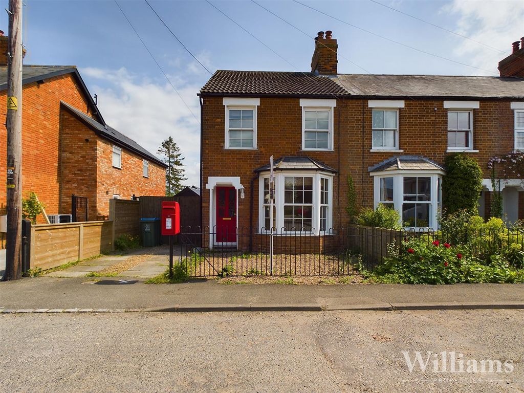 2 bed end terrace house for sale in Station Road, Quainton, Aylesbury