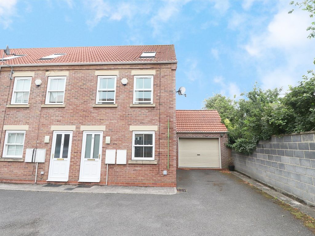 4 bed end terrace house for sale in West Street, Winterton DN15, £