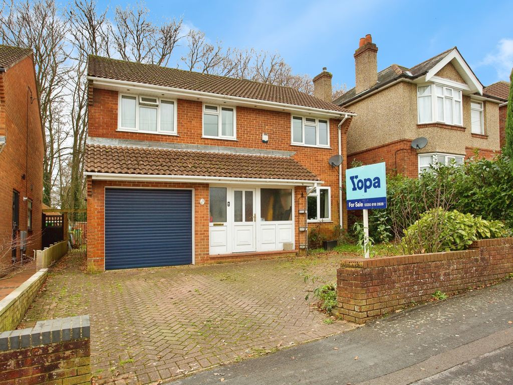 4 bed detached house for sale in Thornhill Avenue, Southampton SO19, £400,000 Zoopla