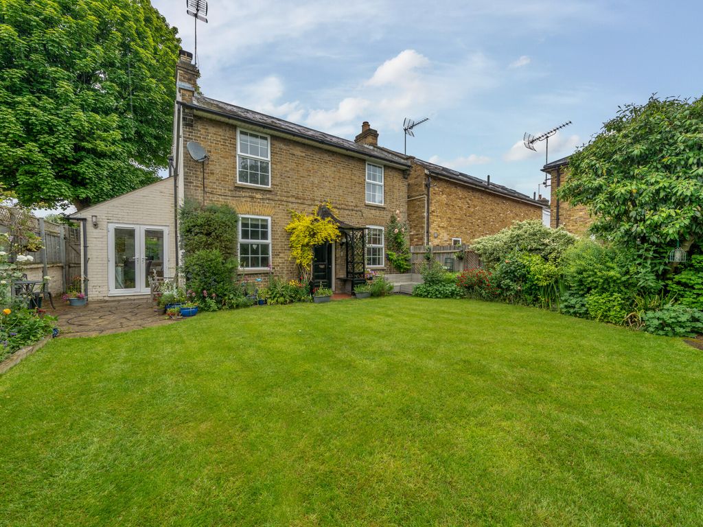 4 bed detached house for sale in Gladstone Road, Ware SG12, £750,000