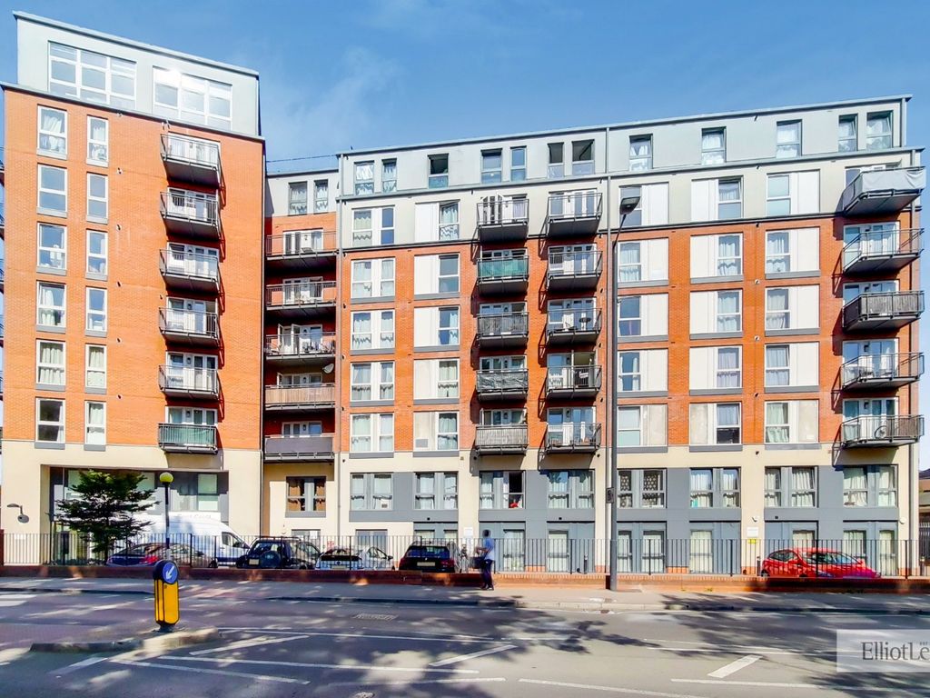 1 bed flat to rent in East Croft House, 86 Northolt Road, Harrow