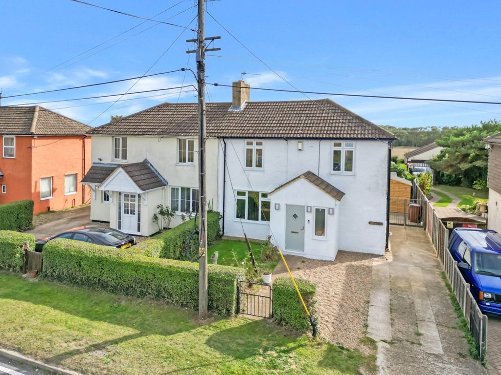 3 bed semidetached house for sale in St. Marys Cottages, St. Mary Hoo