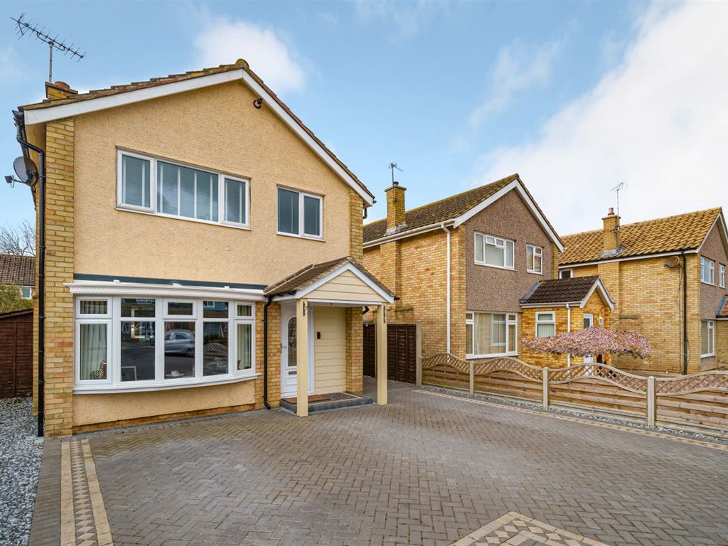 3 bed detached house for sale in 10 Derwent Grove, Felpham, Bognor