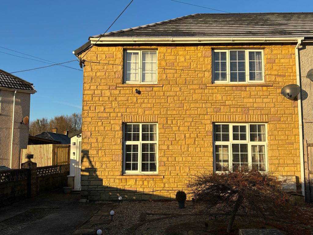 3 bed semidetached house for sale in Brynllwchwr Road, Swansea SA4, £